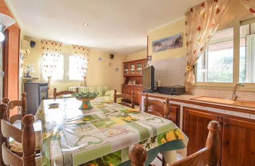 Altavilla Milicia House | 2 bedroom awesome home in Altavilla Milicia