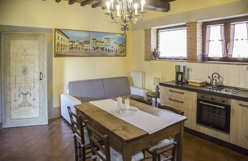 Capolona Villa | 2-bedroom cottage with air conditioning immersed in the Tuscan countryside, restaurant and bar withi