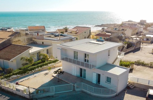 Cava dʼAliga Apartment | 2 bedroom gorgeous apartment in Cava D'aliga