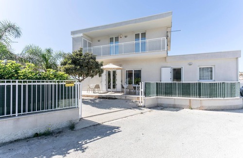 Cava dʼAliga Apartment | 2 bedroom gorgeous apartment in Cava D'aliga