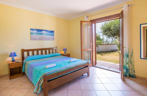 Joppolo House | 2 bedroom pet friendly home in Joppolo
