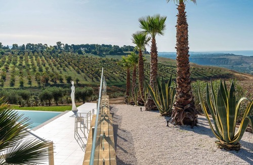 Borgo Bonsignore Villa | 2 bedroom villa rental in Sicily near seaside with pool, views, Wi-Fi and air conditioning