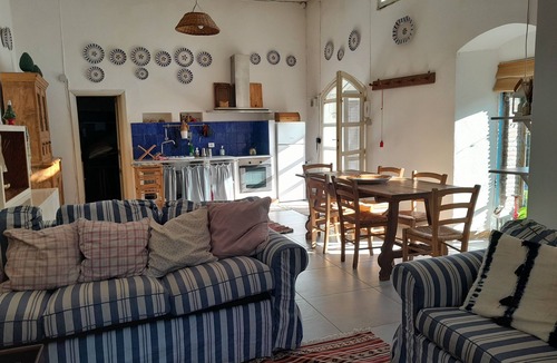 Archi House | 3 Bedroom Private vacation home in riposto