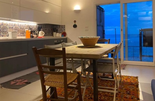 Scilla House | 3 stories house with direct access to the sea