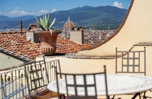 Oltrarno Villa | 4-Bed Villa & Garden with Fantastic Views of the City of Florence & Countryside