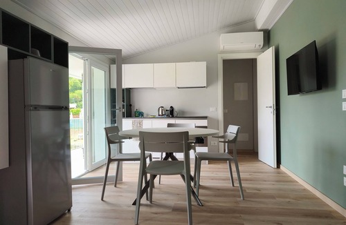 Monte Apartment | 5 minutes from the lake house with garden in residence with swimming pool