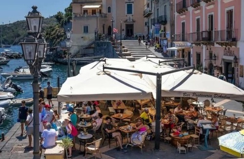 Lipari Historic Centre Apartment | 55 Via Roma. Apartment in the historic center, just a stone's throw from the sea. Up to 8 people.