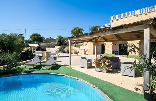 Torre Vado Villa | 5min walk to the sea: large house w/little pool