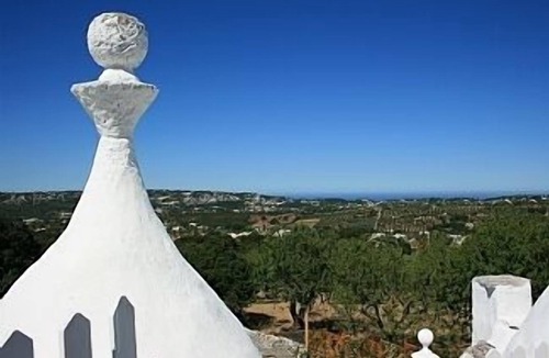 Locorotondo Villa | 7 bed, 3/4 bathroom Trullo with Pool., WiFi and Spectacular Views to sea