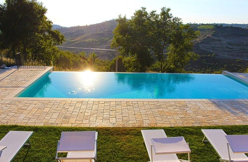 Torchiara Villa | A characteristic countryhouse in local stone immersed in the Cilento vineyards