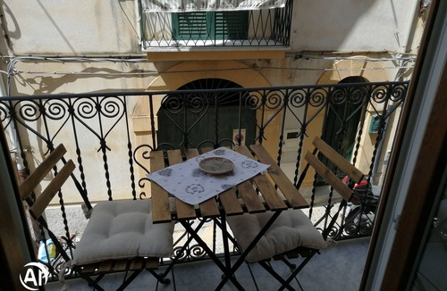 Old Town Apartment | A cozy tiny apartment near the beach in Cefalù