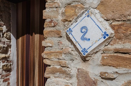 Monreale Apartment | Agriturismo Ponte Calatrasi Room 'Quadrupla 2' with Shared Pool, Wi-Fi and Air Conditioning