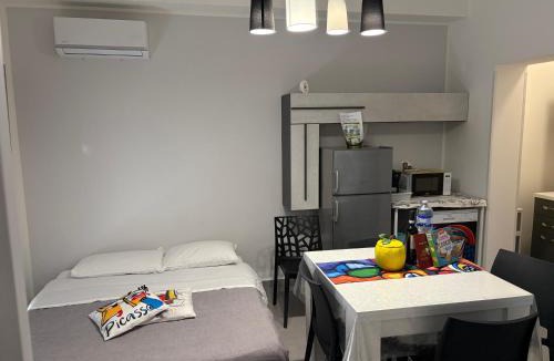 Fondachello House | Alba s Home Appartamento Picasso Vicino a Milazzo e alle Isole Eolie Wi-Fi e Parcheggio in strada, vicino al mare