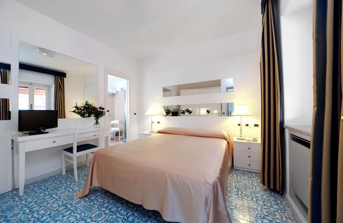 Lacco Ameno Hotel | Albergo Terme Villa Svizzera