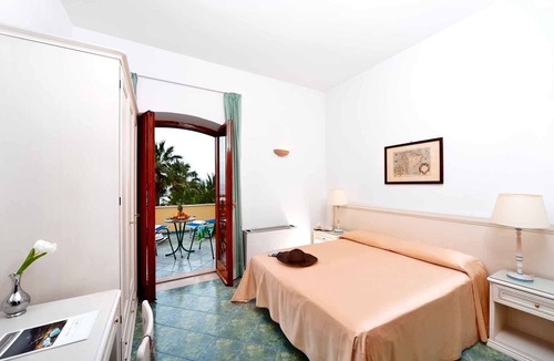 Lacco Ameno Hotel | Albergo Terme Villa Svizzera
