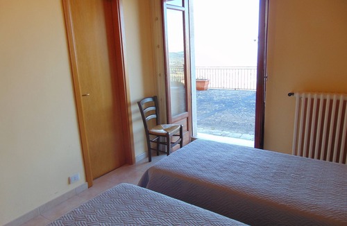 Chiaramonte Gulfi Hotel | Albergo villa nobile
