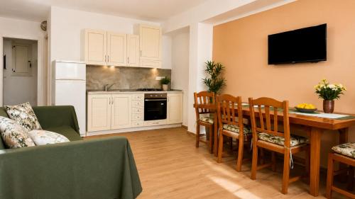 Santa Domenica Apartment | Almarea Apartments