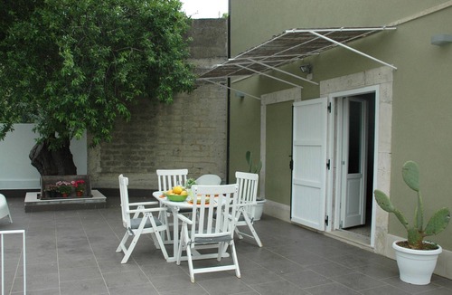 Syracuse Villa | Almond house, typical house of Sicilian rural architecture