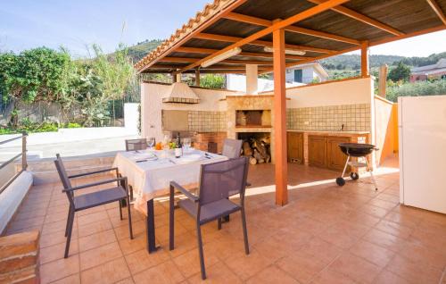 Torre Colonna-sperone House | Amazing Home In Altavilla Milicia