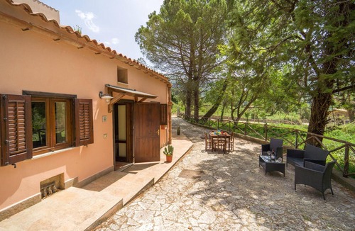 San Giuseppe Jato House | Amazing home in San Giuseppe Jato with swimming pool