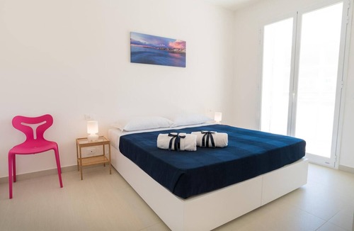 Marina di Ragusa Hostel | Amazing two bedroom ground floor apartment