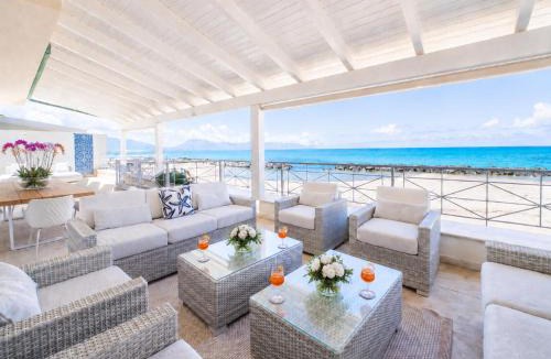 Trappeto Villa | Amira Beach Villa by Le Dhome Sicily