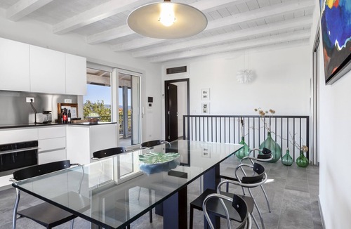 Campagnatico Villa | AMORE RENTALS - Villa Ambretta with Private Swimming Pool, Garden and Barbecue