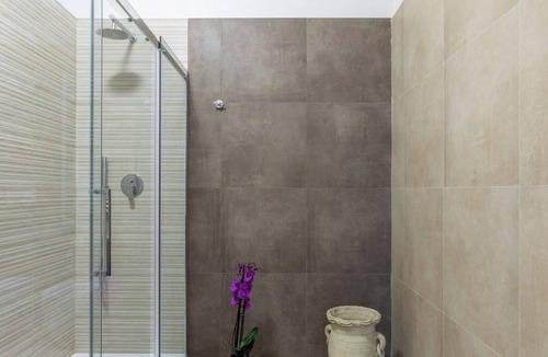 Rione XVIII Castro Pretorio Apartment | Angela Luxury Home, Families Premium Apartment