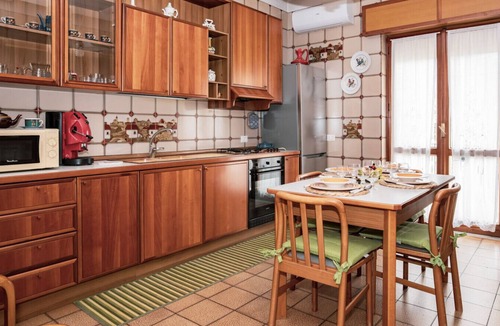 Salemi House | Angelina Square Home