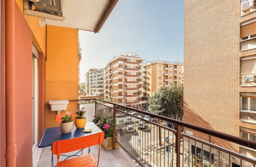 Cinecitta Apartment | Angolo Felice a Cinecittà - 3 bedroom apartment 3 minutes walk from Metro Line A