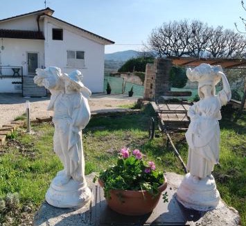 Mirabella Eclano House | Antica Montesicco, casa vacanze in campagna