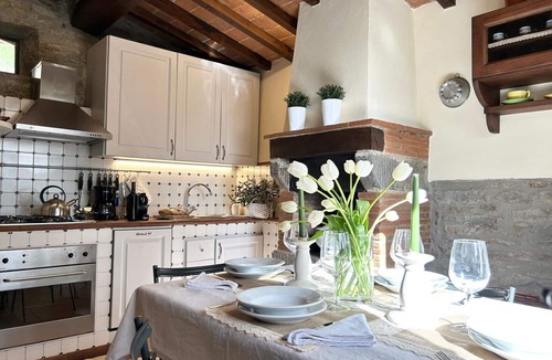 Cortona Villa | Antico Casale - Holiday Country Villa with swimming pool in Cortona