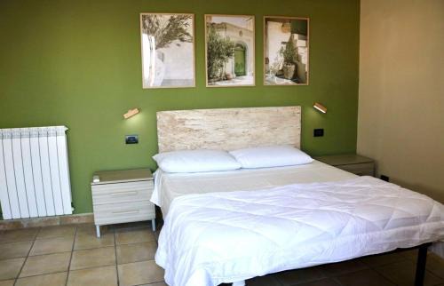 Caiazzo House | Anticoleum Room