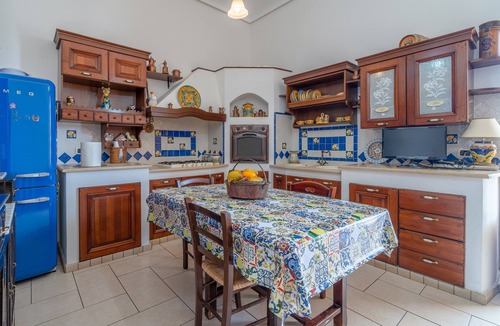 Portopalo di Capo Passero Apartment | Apartment 'Casa Sicilia Bedda' with Sea View, Private Terrace and Wi-Fi