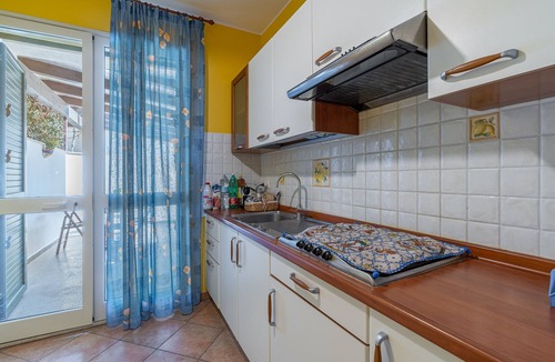 Portopalo di Capo Passero Apartment | Apartment 'Giove with Large Sea View Balcony', Wi-Fi and Air Conditioning