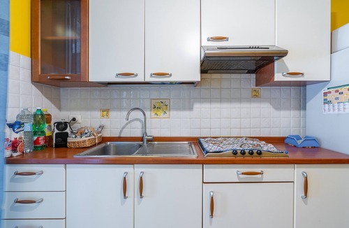 Portopalo di Capo Passero Apartment | Apartment 'Giove with Large Sea View Balcony', Wi-Fi and Air Conditioning