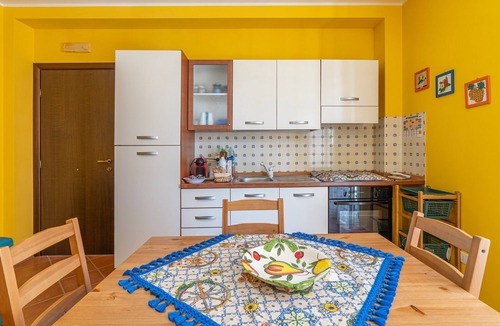 Portopalo di Capo Passero Apartment | Apartment 'Nettuno with Terrace' Sea View, Wi-Fi and Air Conditioning