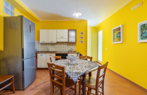 Portopalo di Capo Passero Apartment | Apartment 'Plutone with Sea View Terrace', Wi-Fi and Air Conditioning