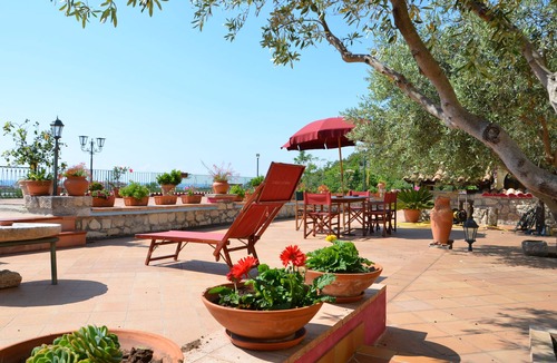 Falconara Albanese Apartment | APARTMENTS IN A SUGGESTIVE CASALE OF THE '700 about 200 mt FROM THE SEA