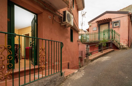 Rovittello Apartment | Apartment "Borgo Santa Caterina Albego Diffuso" with Mountain View