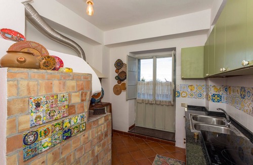 Fiumefreddo di Sicilia Apartment | Apartment 'Casa Valerio' with Sea View, Wi-Fi and Air Conditioning