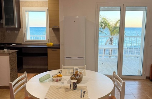 San Lorenzo Apartment | Apartment by the sea