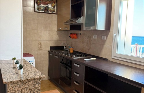 San Lorenzo Apartment | Apartment by the sea