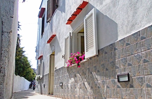 Panza Apartment | Apartment 2/4 guests, double bedroom, living room, bathroom,kitchen, and outside.