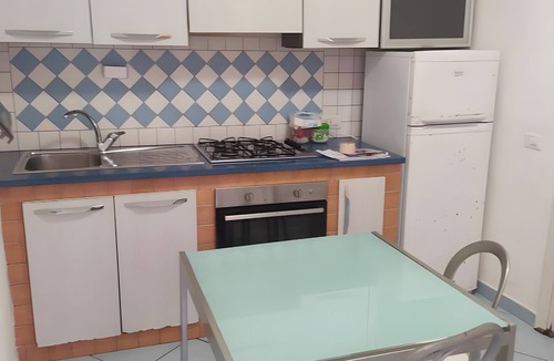 Ischia Ponte Apartment | Apartment '3 Vista Giardino' with Shared Garden, Wi-Fi and Air Conditioning