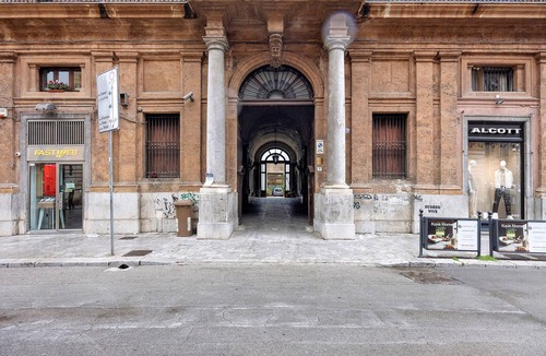 Ruggero Settimo Apartment | Apartment 'Al Palazzo Del Principe Al Massimo' with Wi-Fi and Air Conditioning