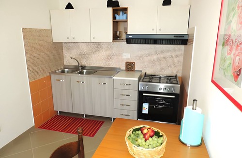 Pianoconte Apartment | Apartment 'Alicudi' with Sea View, Wi-Fi and Air Conditioning