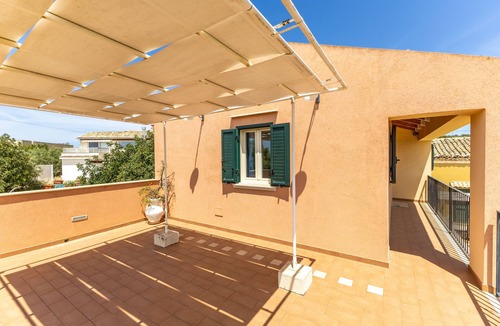 Pozzallo Apartment | Apartment 'Alla Corte Di Nonna Maria' with Sea View and Air Conditioning