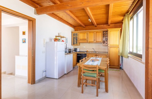 Santa Maria del Focallo Apartment | Apartment 'Alta Marea' with Sea View, Wi-Fi and Air Conditioning