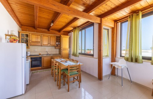 Santa Maria del Focallo Apartment | Apartment 'Alta Marea' with Sea View, Wi-Fi and Air Conditioning